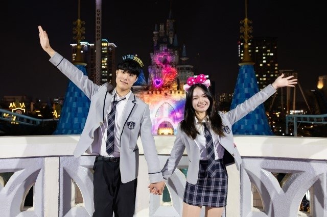 With 'Suneung' discounts, theme parks eye influx of high school seniors