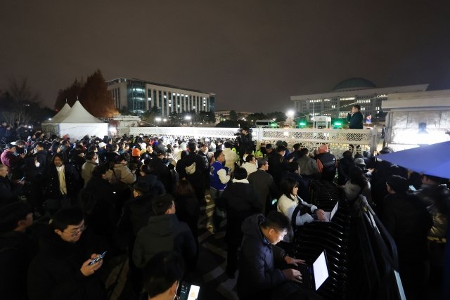 What happened in Seoul on Tuesday night: Timeline