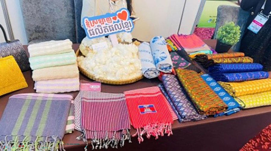 Cambodian woman fighting to preserve her mother’s ancient art