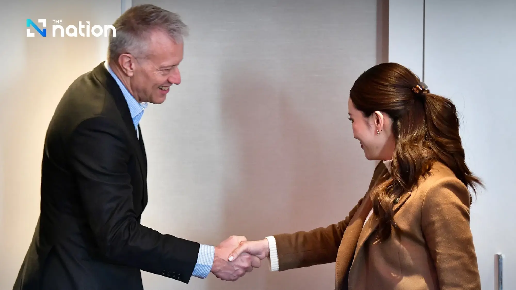 PM Paetongtarn arrives in Davos, meets business leaders to boost investment in Thailand