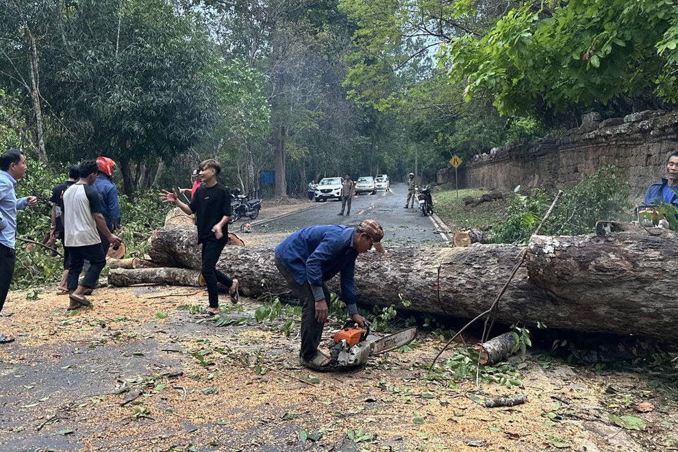 One killed, ten injured as storms strike Cambodia’s Siem Reap