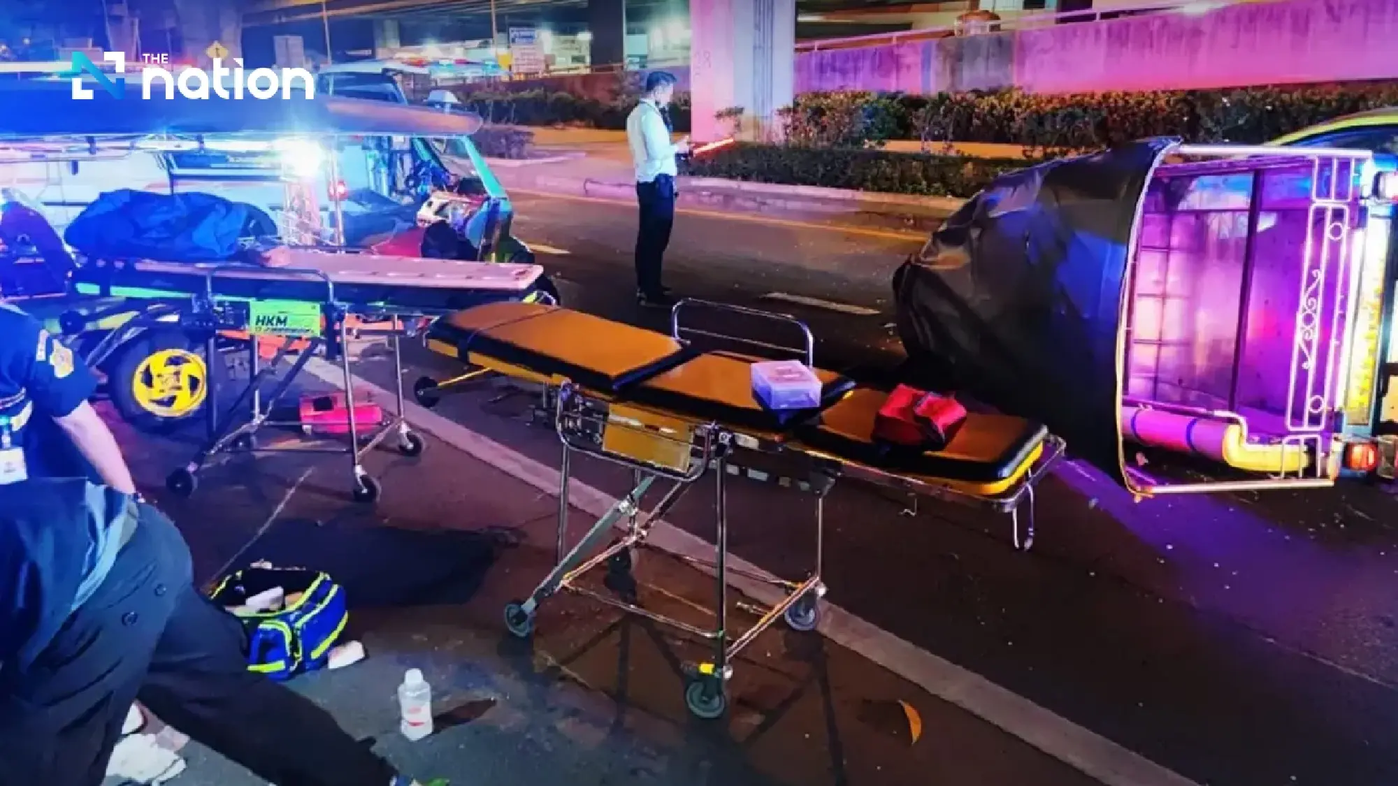 Fast and Furious: Three injured in tuk-tuk race on Bangkok road