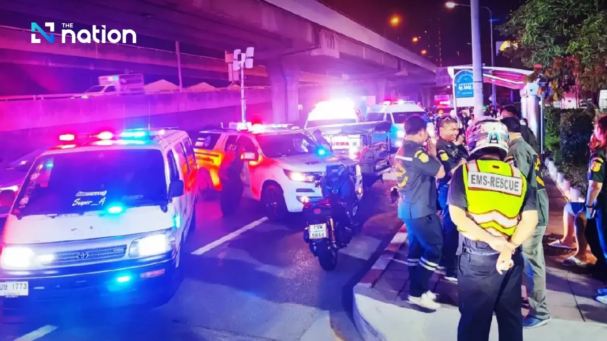 Fast and Furious: Three injured in tuk-tuk race on Bangkok road