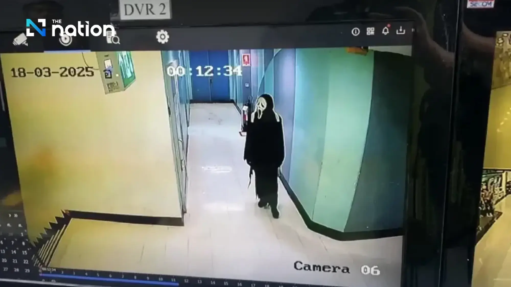 Thai man hides in Chiang Mai shopping mall to rob gold shop but traps himself