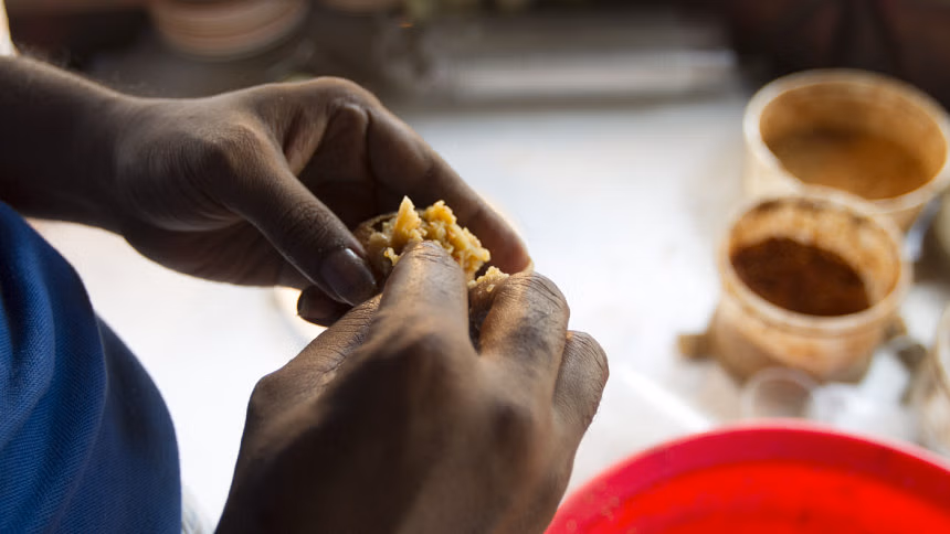 Missing Dhaka? One bite of fuchka brings you home