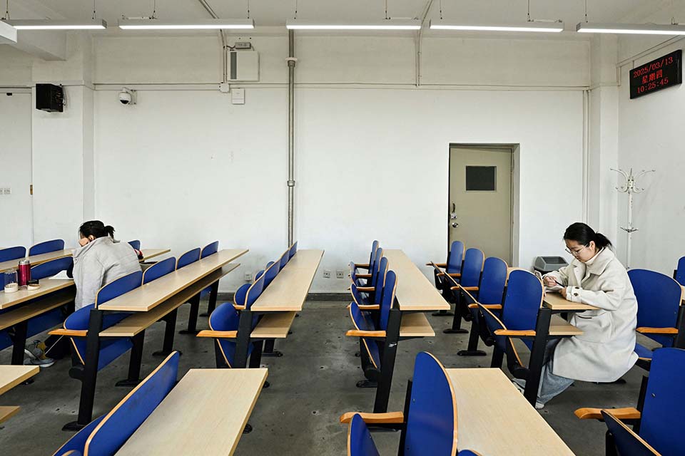 Artificial intelligence debate in Chinese universities
