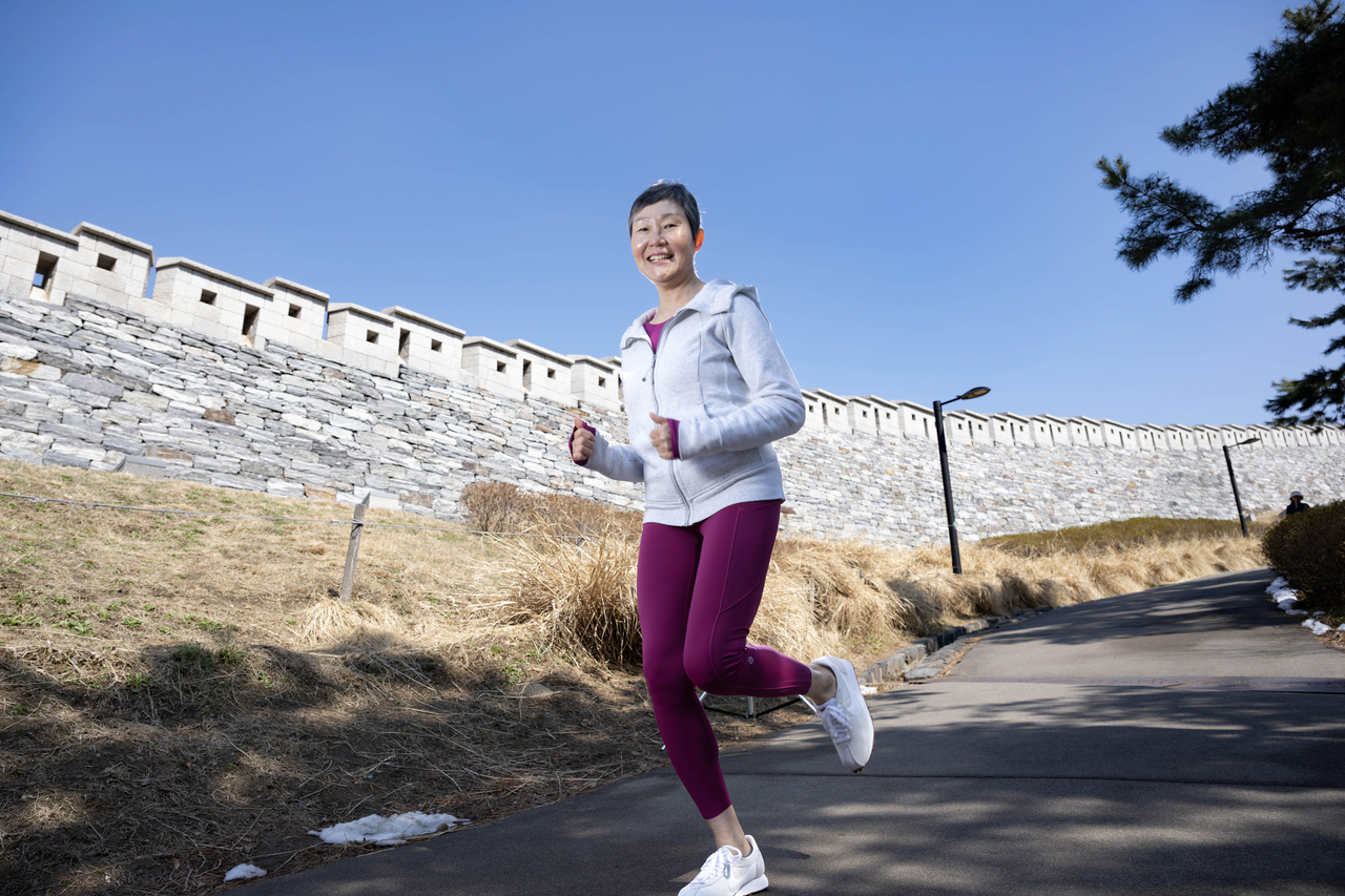 'Smile at me': Cancer-fighting South Korean senior influencer inspires with strength, grace