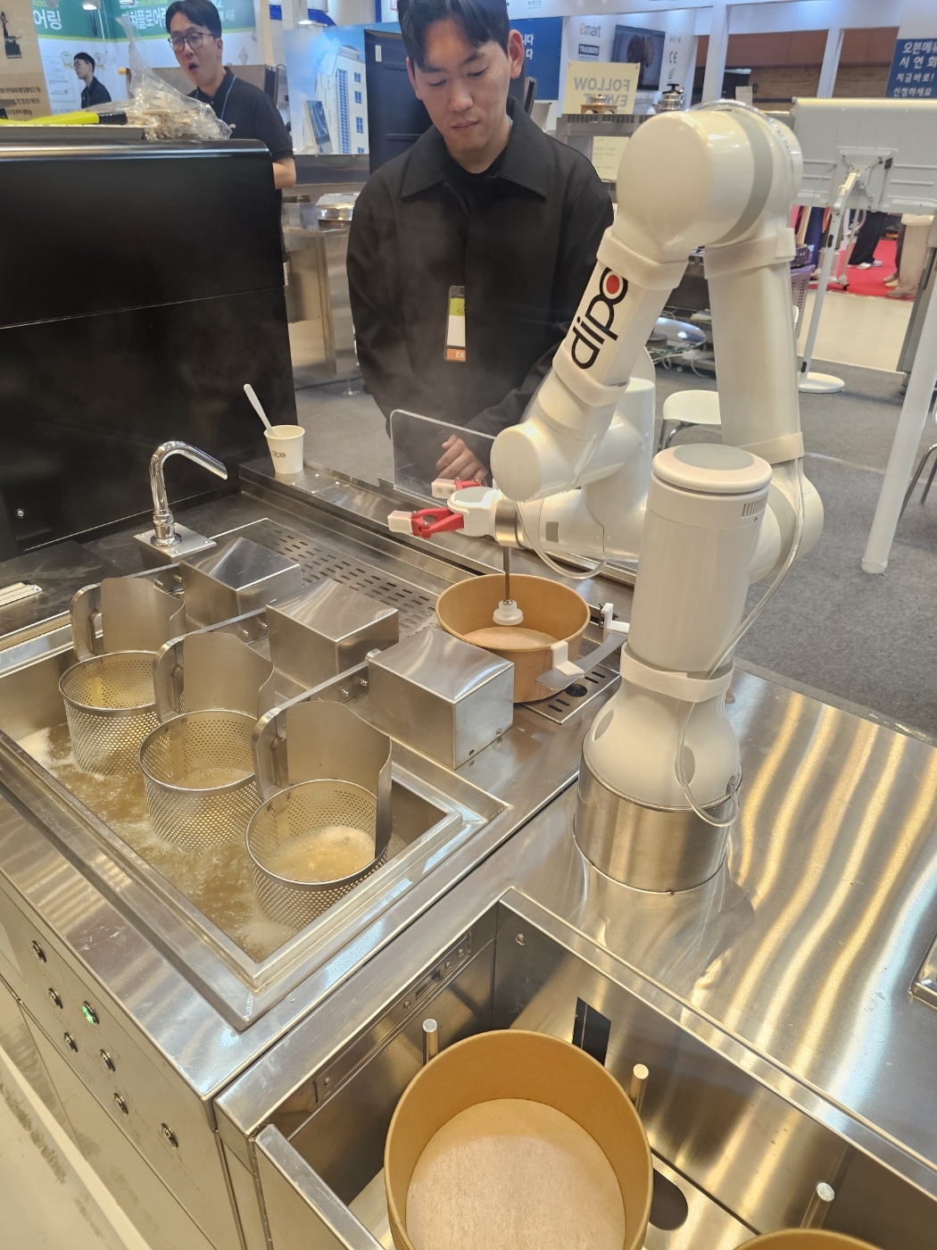 What are robot chefs cooking up for South Korea’s struggling school kitchens?