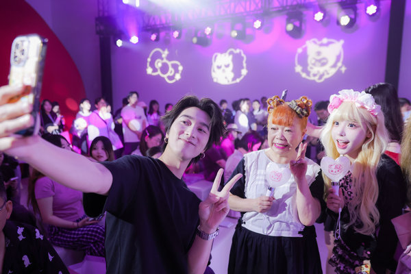 Hello Kitty says 'hi' to Beijing museum