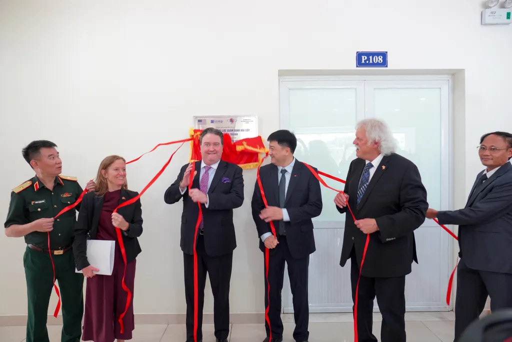 Vietnam, US inaugurate new advanced DNA lab to identify Vietnamese wartime missing