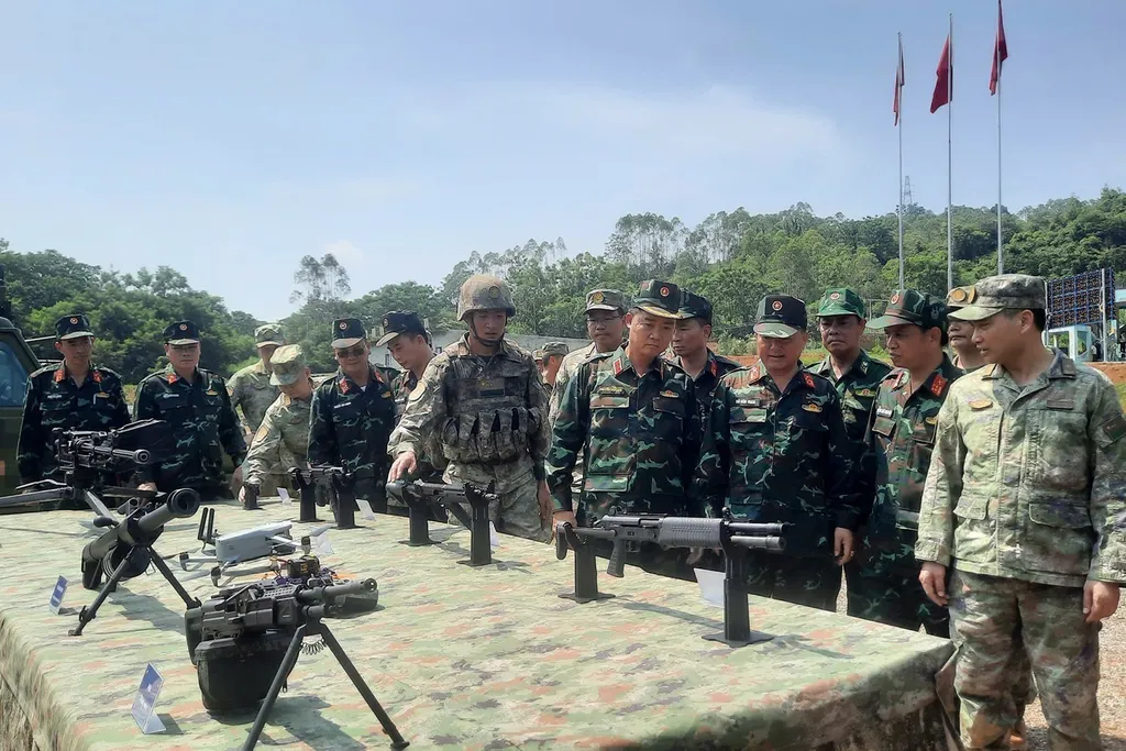 Vietnam, China conclude first joint military training exercise