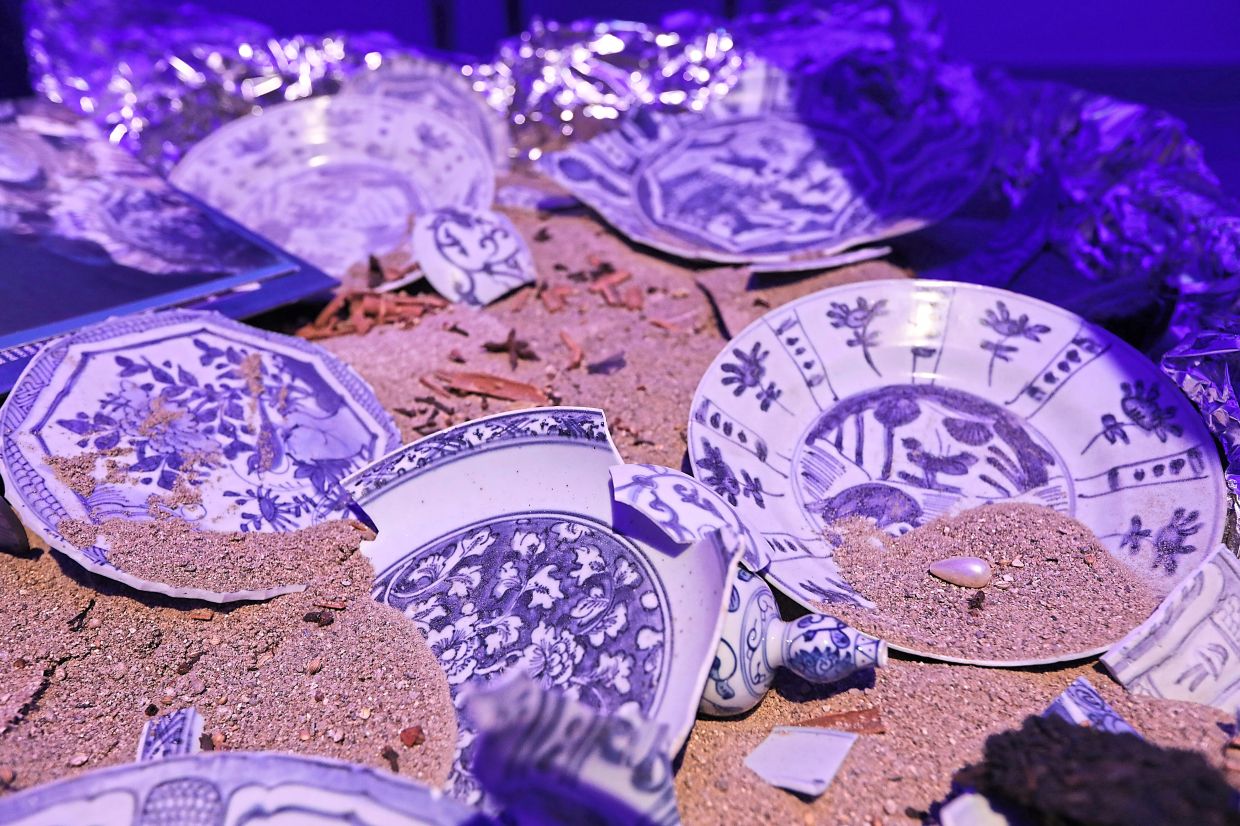 Malaysian artist breathes new 'blue' life into broken shipwreck porcelain