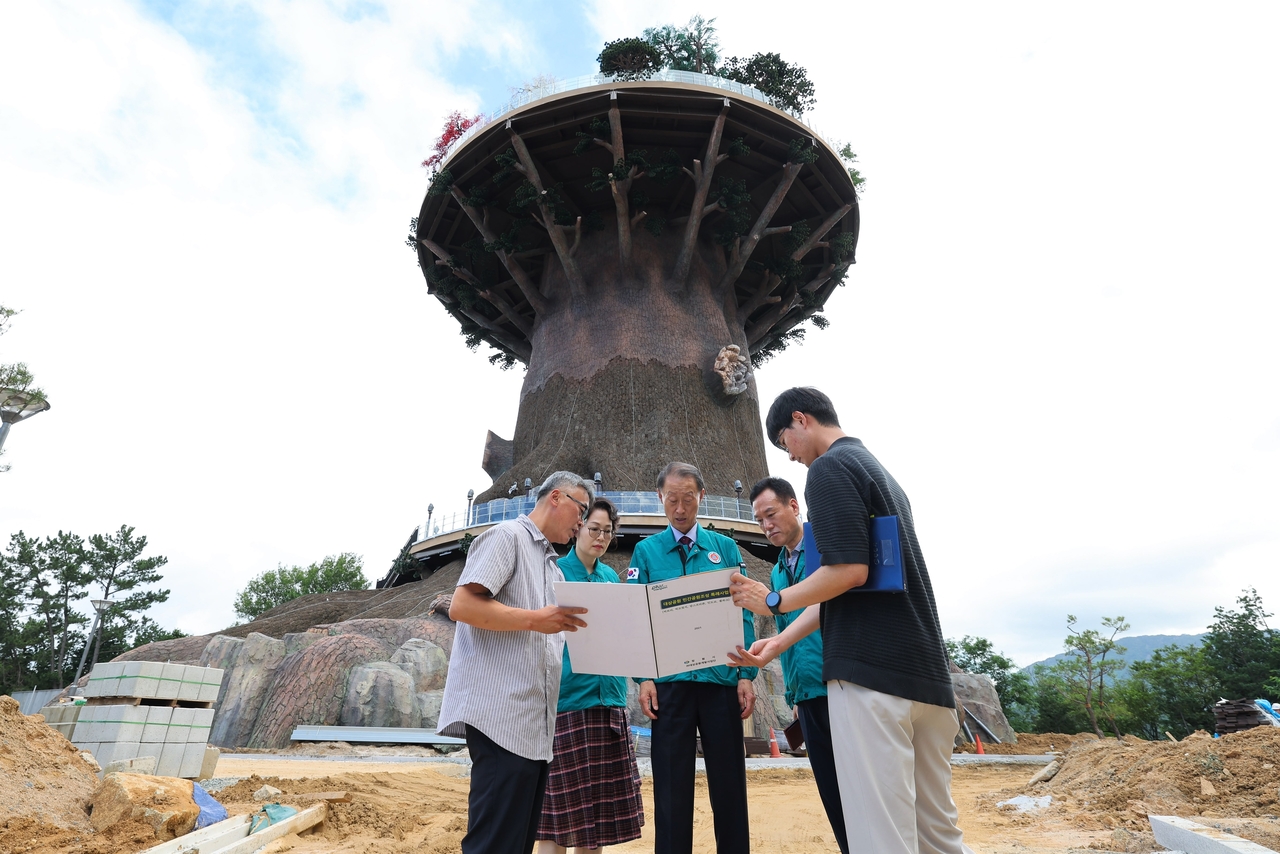A South Korean city wanted 'Big Tree' landmark. It got a $24.8 million letdown