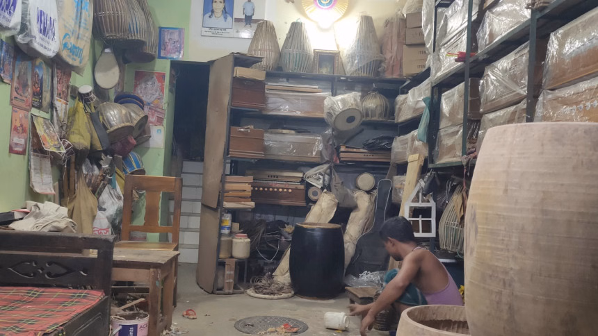 Bangladesh’s dhak, dhol makers struggle to keep tradition alive