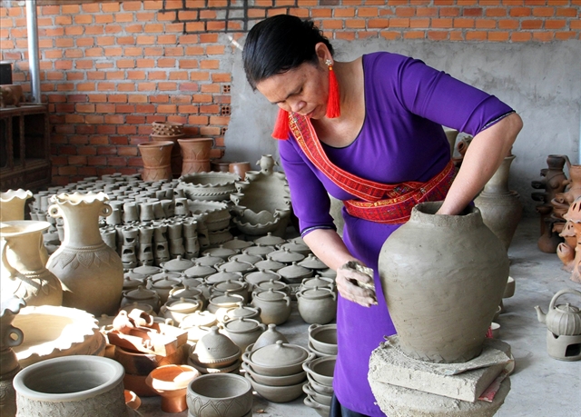Vietnam’s Bau Truc pottery village to become a model for community-based tourism