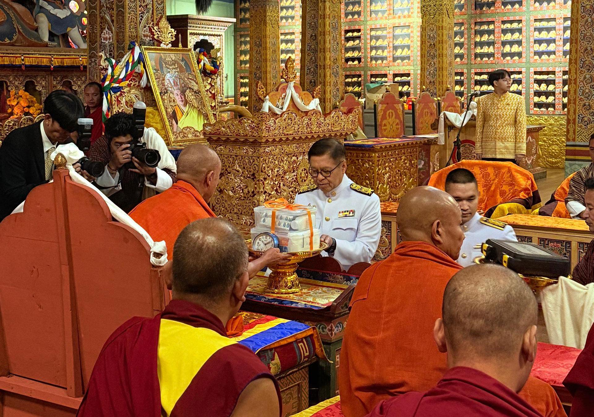 Thailand presents Royal Kathina robes to Bhutanese monks