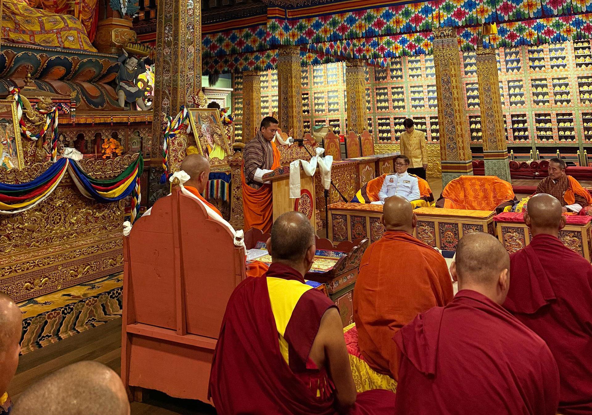 Thailand presents Royal Kathina robes to Bhutanese monks