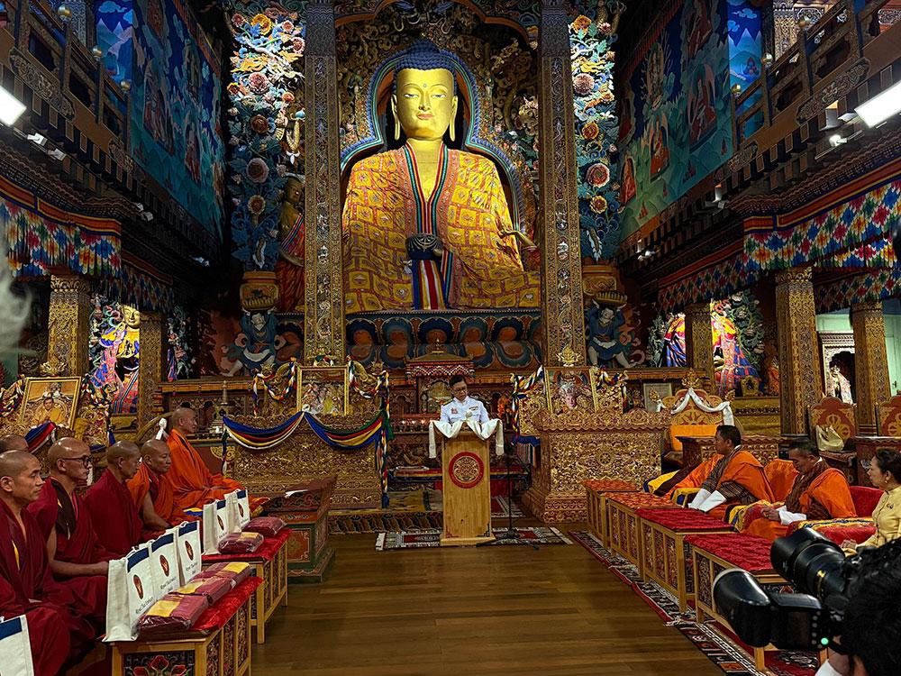 Thailand presents Royal Kathina robes to Bhutanese monks