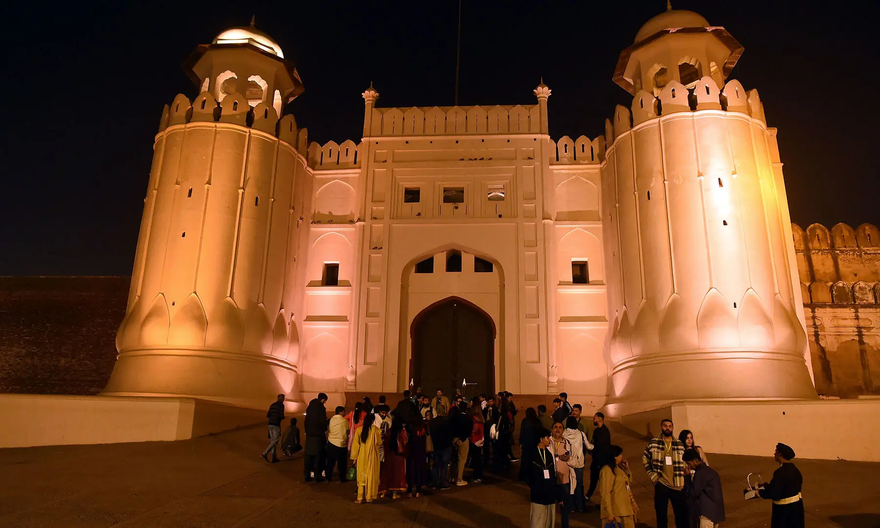 In pictures: A night tour of the walled city of Pakistan's Lahore