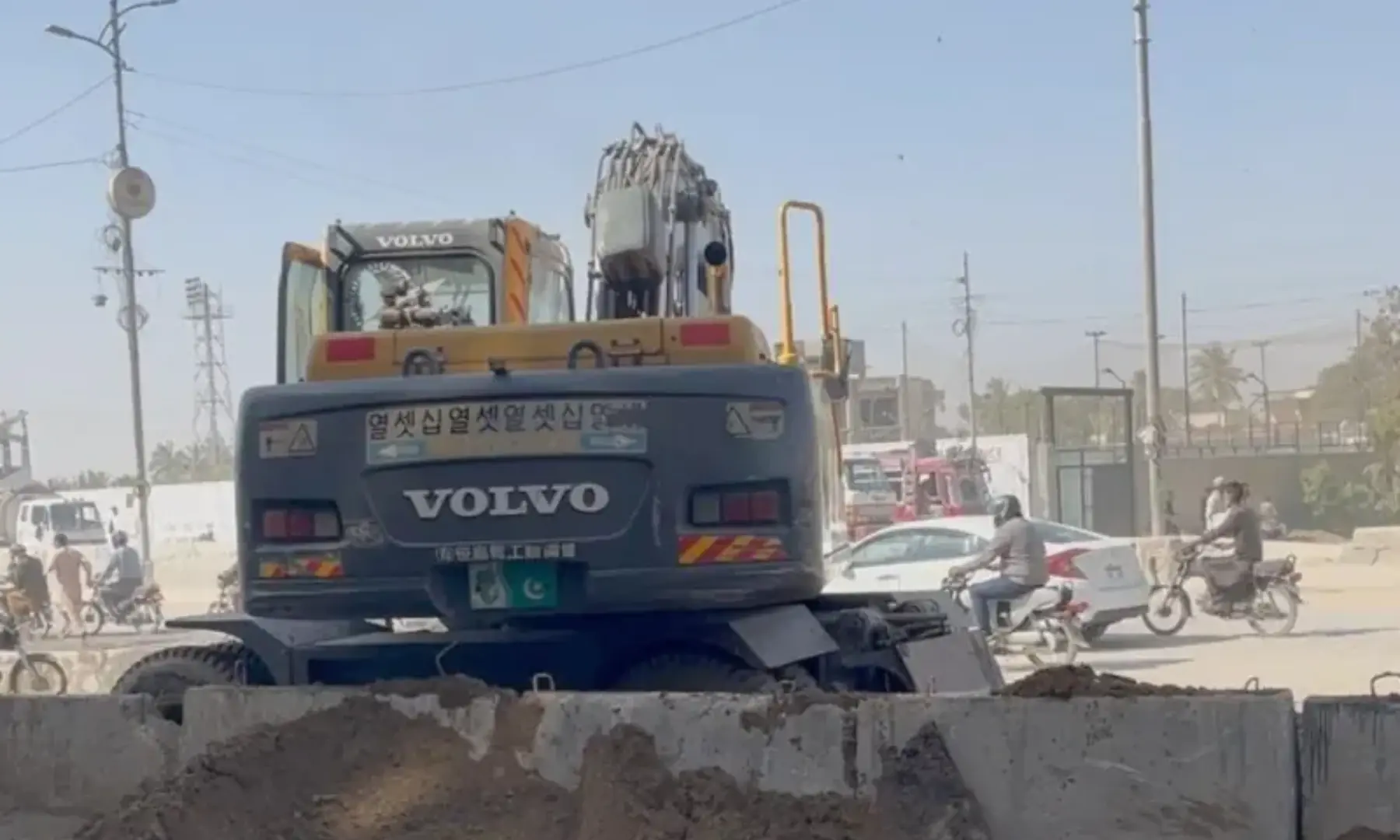 The open manhole that laid bare Karachi’s systemic rot