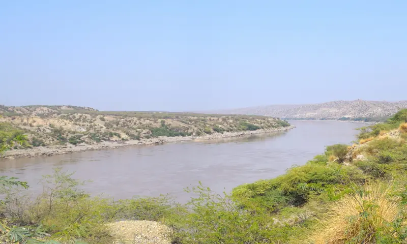 Going back in time on the banks of the Indus River