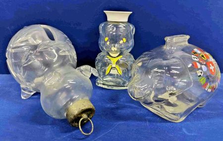 Popularity of piggy banks showcased at Japanese bank’s museum