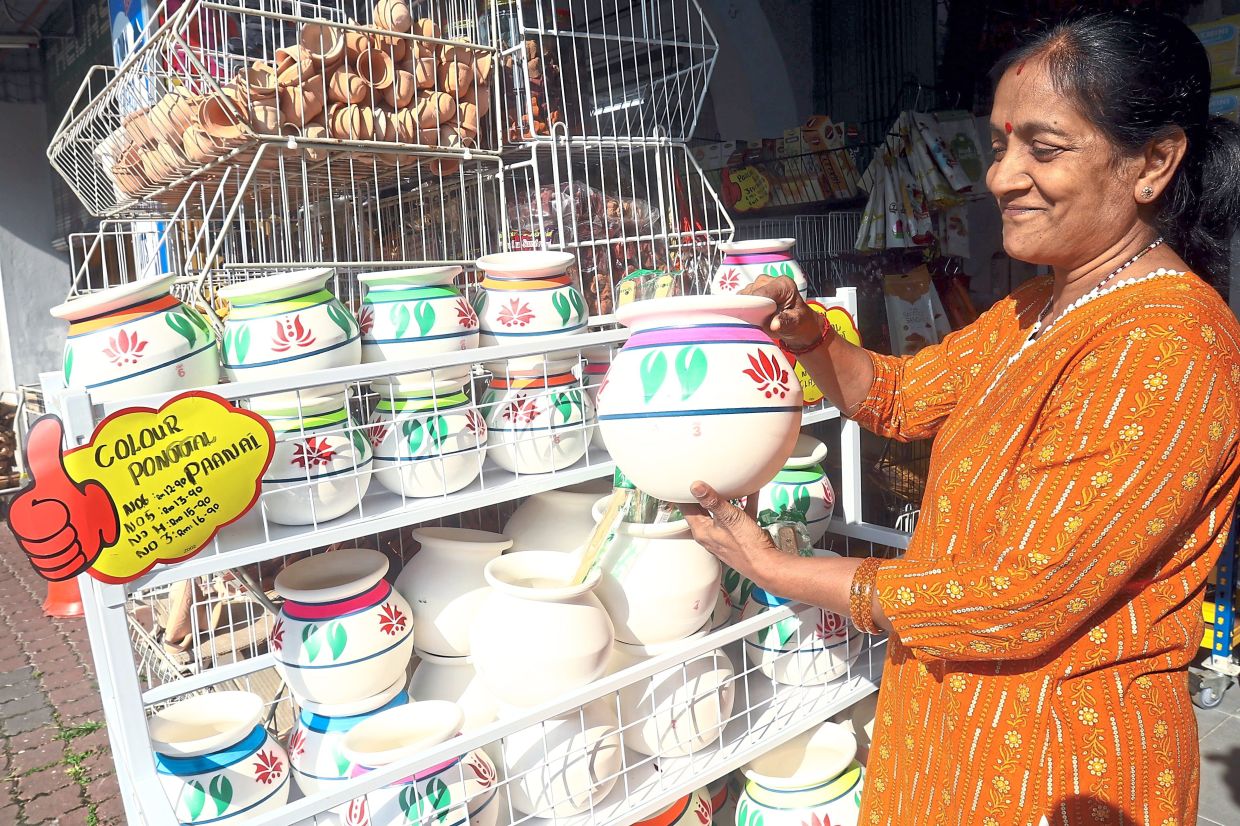 Matchmade couples in Malaysia come together for Hindu harvest festival Ponggal