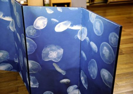 Japanese ‘byobu’ folding screens tailored to meet modern lifestyles; foreign orders piling up