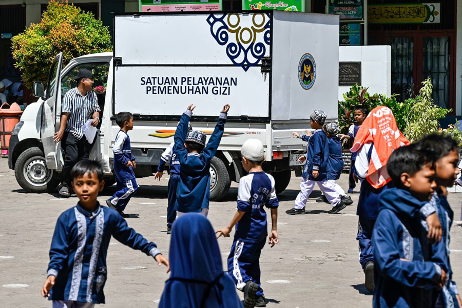 Tidak ada lagi sepeda motor untuk program makan gratis Indonesia, kata menteri keuangan