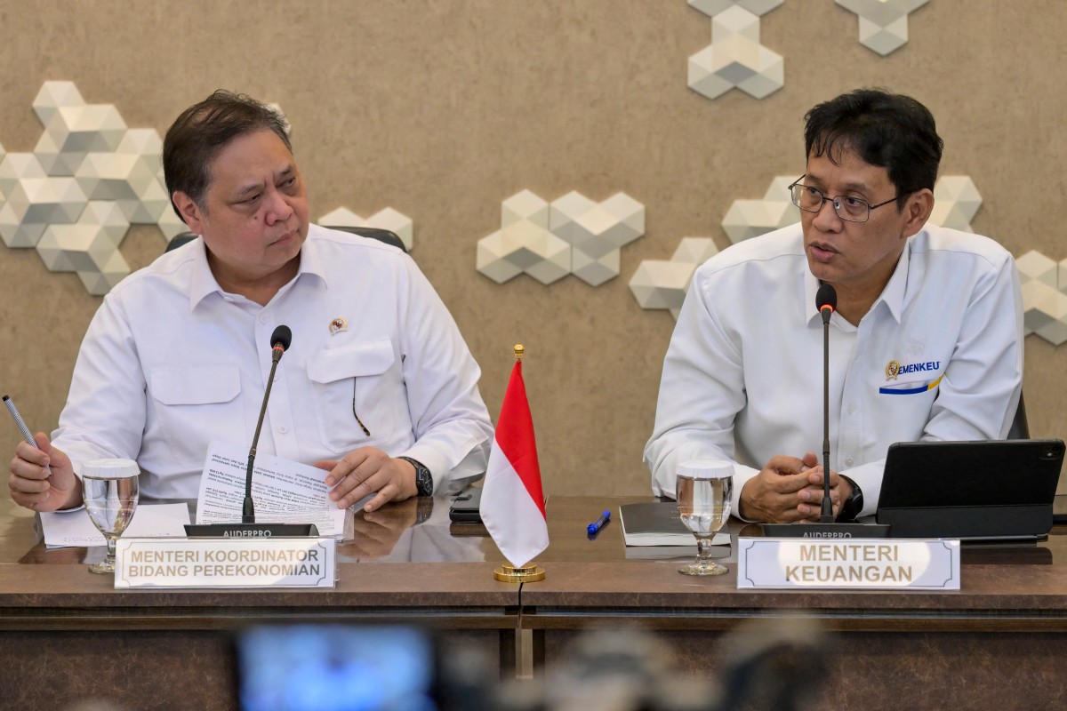 Pemerintah Indonesia bersikeras pada target pertumbuhan saat Bank Dunia menurunkan proyeksi