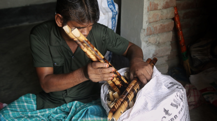 The quiet lives of Dhaka’s flute artistes