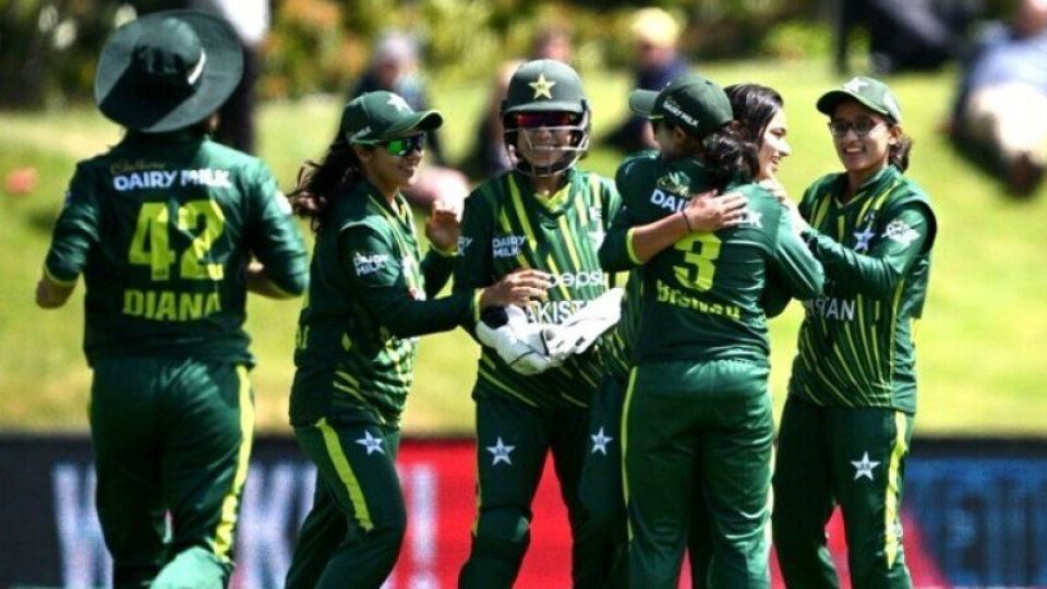 Sports fraternity, politicos heap praise after women cricket team’s ...