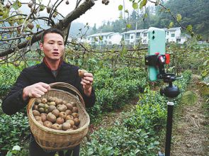 Farmers find fame thanks to short video trend in China