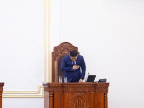 Mongolia PM loses parliament confidence vote, resigns