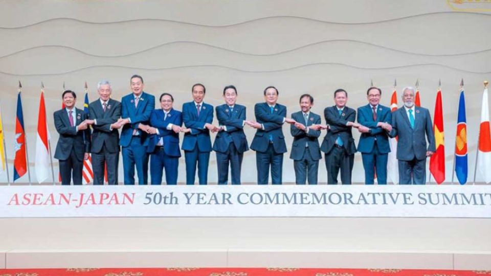 18_12_2023_prime_minister_hun_manet_third_from_right_during_the_asean_japan_50th_year_commemorative_summit_in_tokyo_japan_on_december_17_stpm.jpg