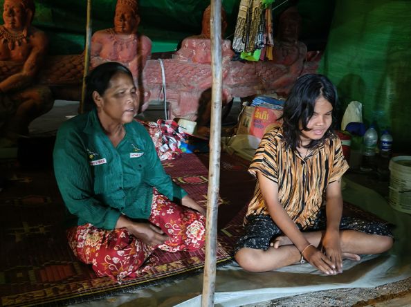 Ceasefire holds, but half a million Cambodians remain displaced four days on