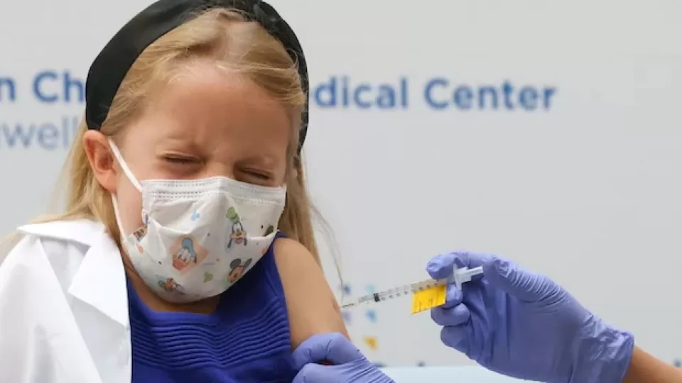 2022-01-18-Girl-getting-COVID-19-vaccination.webp