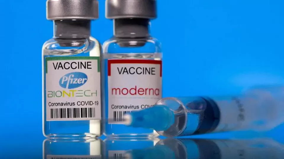 2022-02-19T163522Z848647238RC24NS9OSSUPRTRMADP3HEALTH-CORONAVIRUS-FDA-VACCINE_0.webp