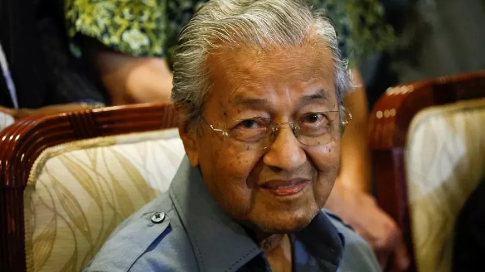 2022-10-11T055345Z1959254262RC2SYW91YW9RRTRMADP3MALAYSIA-POLITICS_6.webp