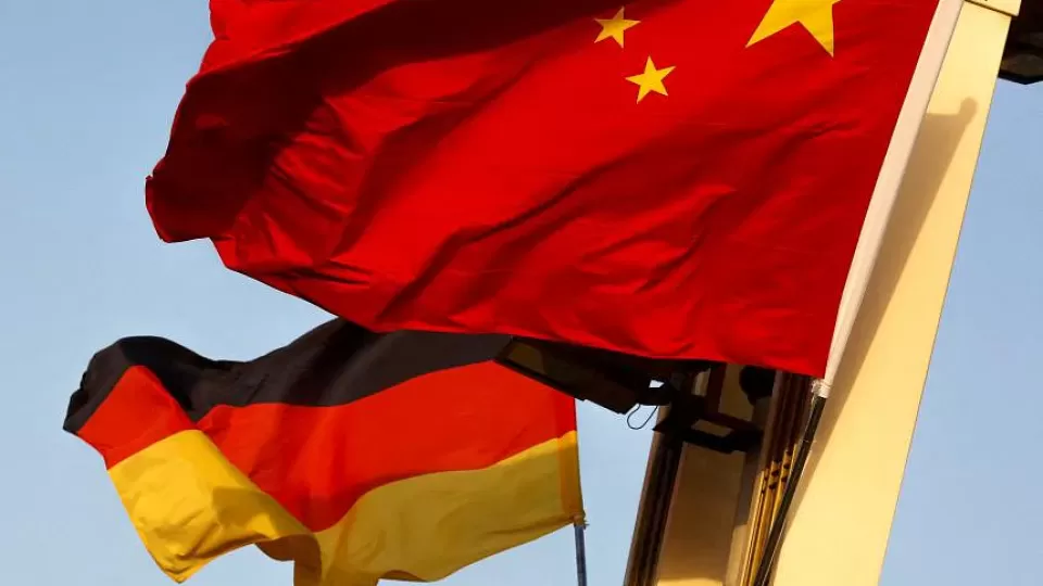 2022-11-02T060034Z1139194180RC2HDX9M3P0URTRMADP3GERMANY-CHINA_0.webp