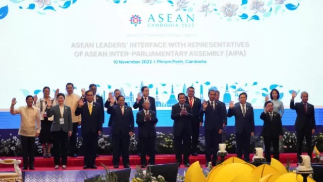2022-11-10T210528Z_2_LYNXMPEIA90ZN_RTROPTP_4_ASEAN-SUMMIT-620x413-1.webp