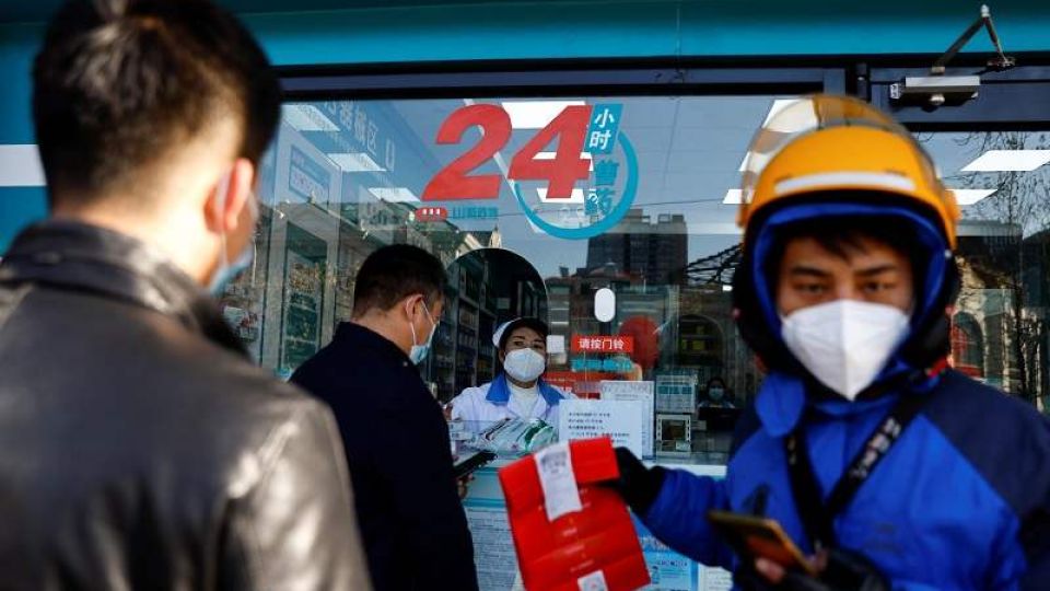 2022-12-06T063746Z_310946014_RC240Y9U5H7A_RTRMADP_3_HEALTH-CORONAVIRUS-CHINA-DRUGS.jpeg