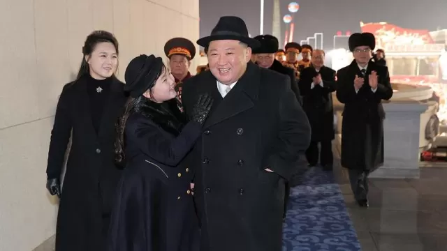 2023-02-09T035301Z130348341RC2F7Z9FQ1U9RTRMADP3NORTHKOREA-MILITARY-ANNIVERSARY-PARADE_0.webp