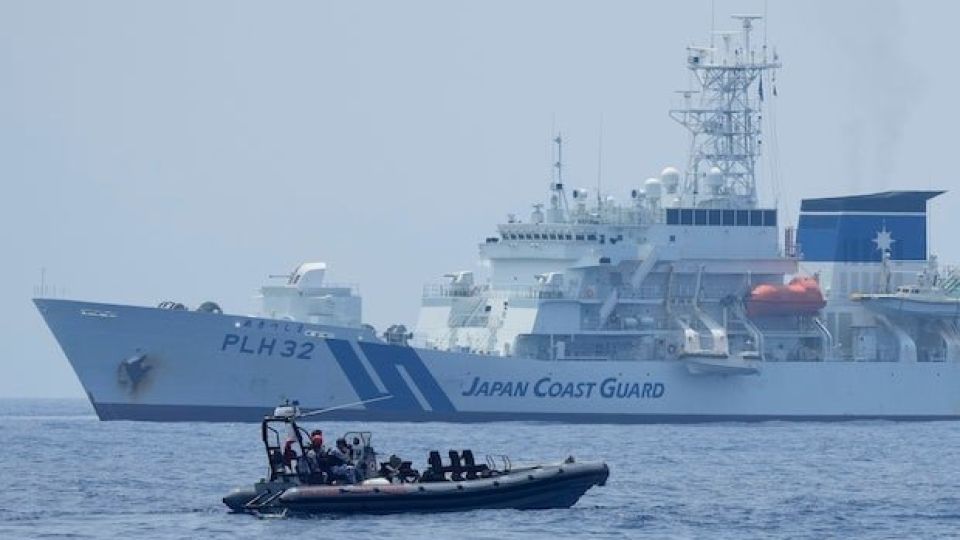2023-08-20-Philippine-Coast-Guard-boat-passes-Japanese-Coast-Guard-ship.jpeg