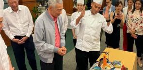 PM Lee presented with ‘mee siam’ cake on his last day of Parliament as prime minister
