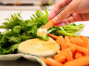 ‘Queso de bola’: The symbol of a Filipino Christmas