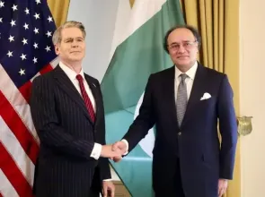 Pakistan seeks USD10 billion support from Washington