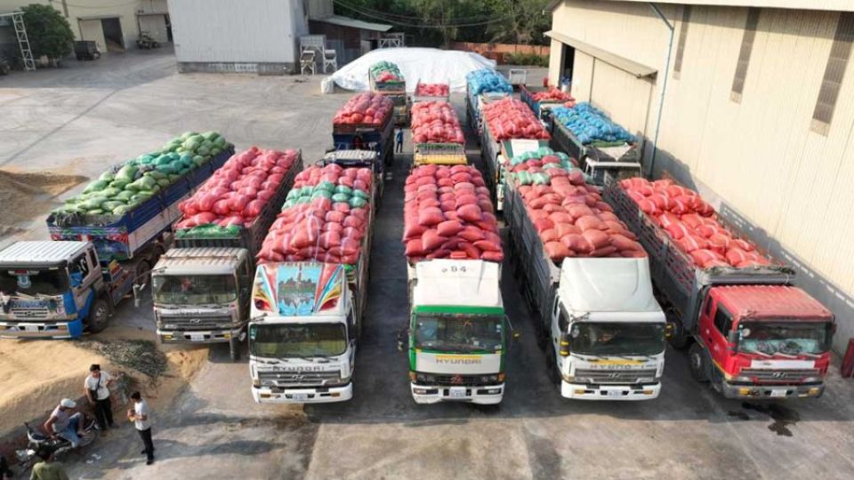 25_3_2024_rice_collected_by_traders_is_loaded_on_trucks_and_awaiting_transport_to_rice_mills_earlier_this_month_facebook.jpg