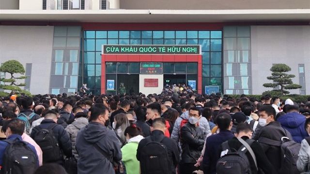 260764_vna_potal_hang_nghin_cong_dan_xuat_nhap_canh_qua_cua_khau_qt_huu_nghi_lang_son_6530335.jpg