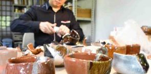 Combining broken tea bowls help heal Kanazawa potter’s broken heart